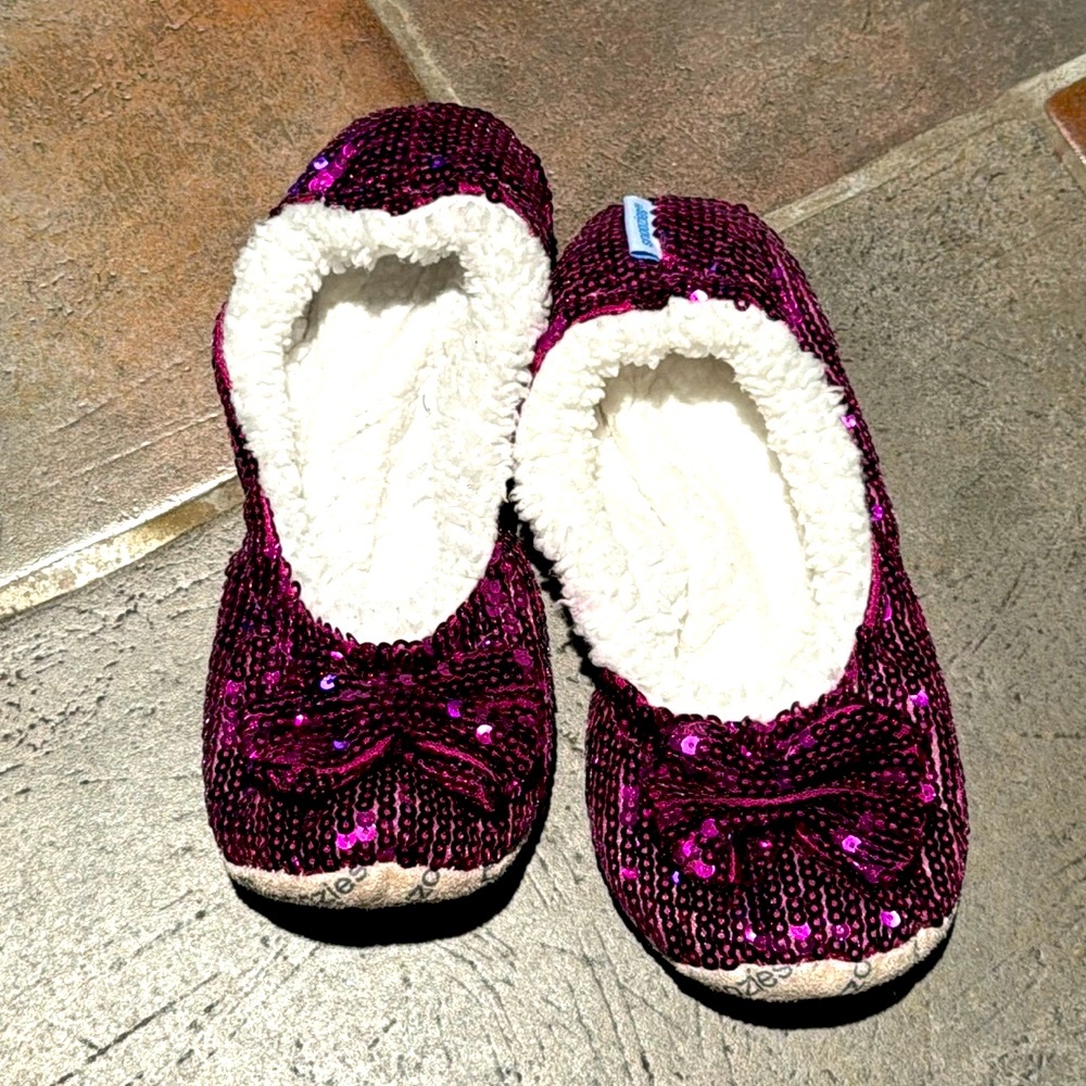 Snoozies Ballerina Bling Metallic Shine Women Slippers Sequin House Slippers szM